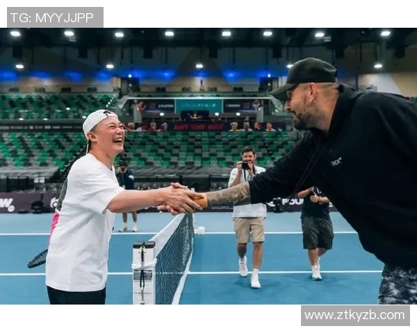 丹尼的足球传奇之路:从青涩少年到全球瞩目球星的成长历程