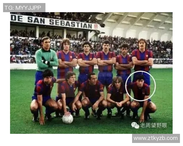 模仿足球巨星拍照引领潮流展现球迷创意风采