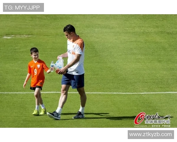 现役足球顶级球星盘点：谁是当今足坛的真正巨星和领袖